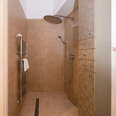 Studio Rhea - Old Town Апартаменти Брашов