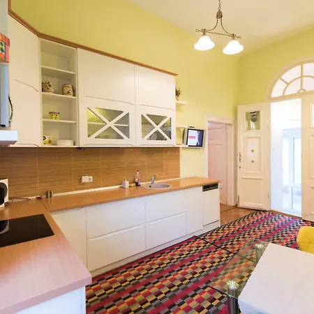 Апартаменти Studio Rhea - Old Town Брашов