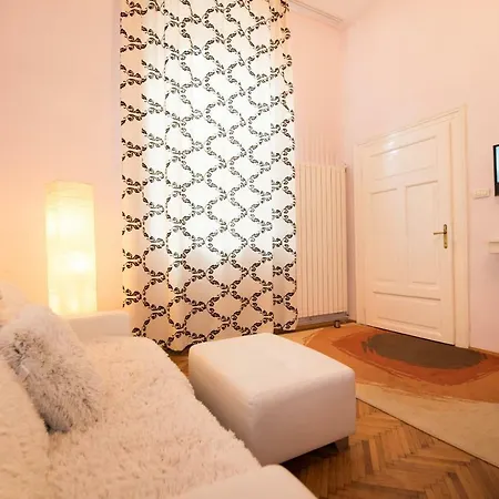 Studio Rhea - Old Town *