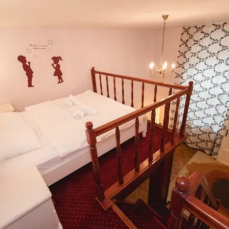 Апартаменти Studio Rhea - Old Town Брашов