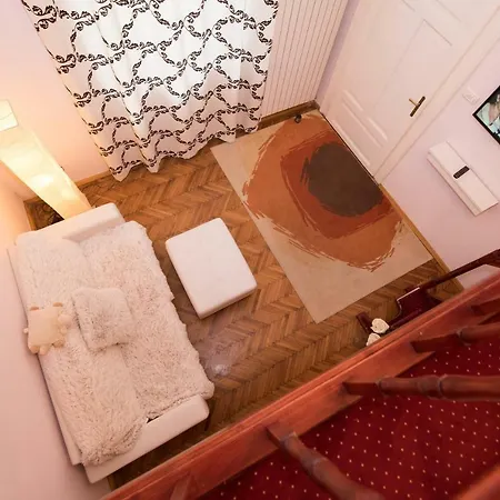 Studio Rhea - Old Town Апартаменти Брашов